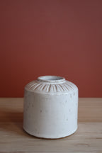 Sne, hånddrejet vase